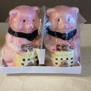 Pink Pigs Eating Chocolate Chip Cookies Vintage Salt Pepper Shaker Set